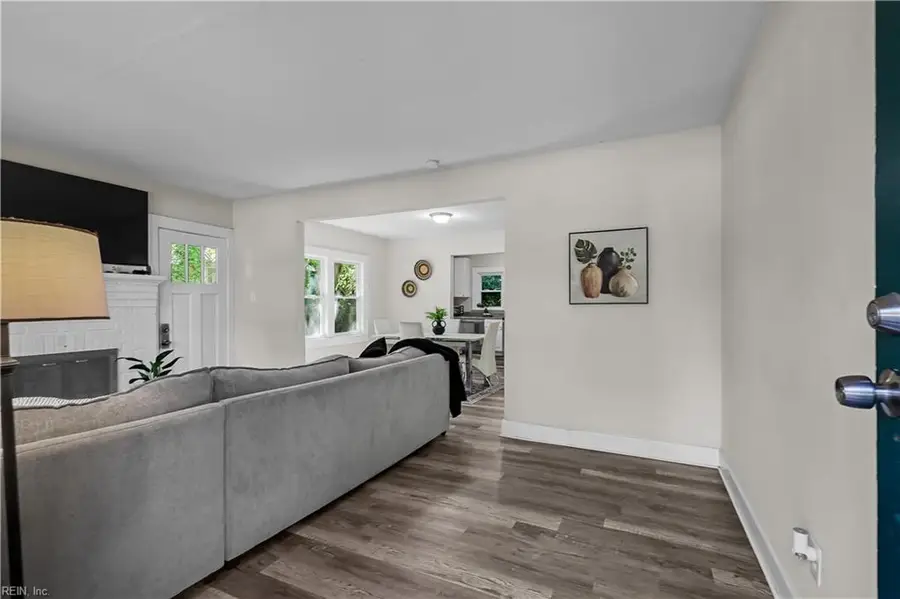 211 Greenbriar Avenue, Hampton, VA 23661 - Image #3