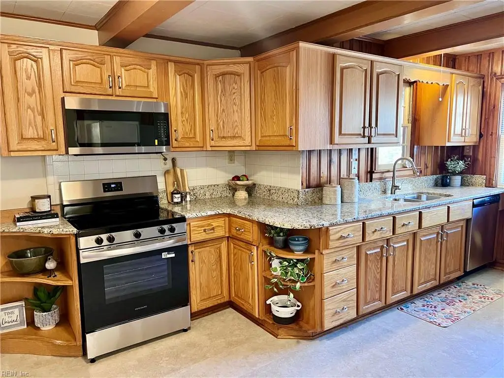 408 E Westmont Avenue, Norfolk, VA 23503 - Image #1