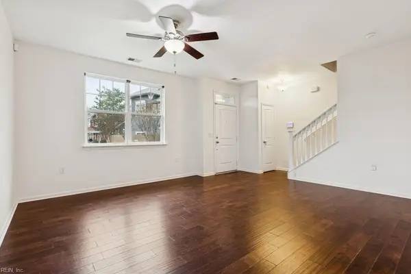 745 Lacy Oak Drive, Chesapeake, VA 23320