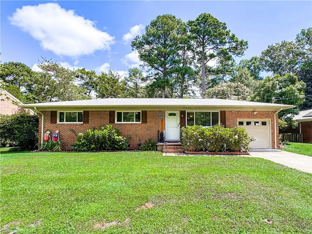 1052 Old Canterbury Drive, Virginia Beach, VA 23455 - Image #1