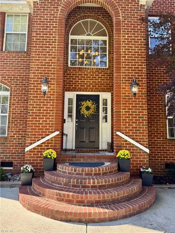 1708 Swan Lake Crescent, Chesapeake, VA 23321 - Image #2