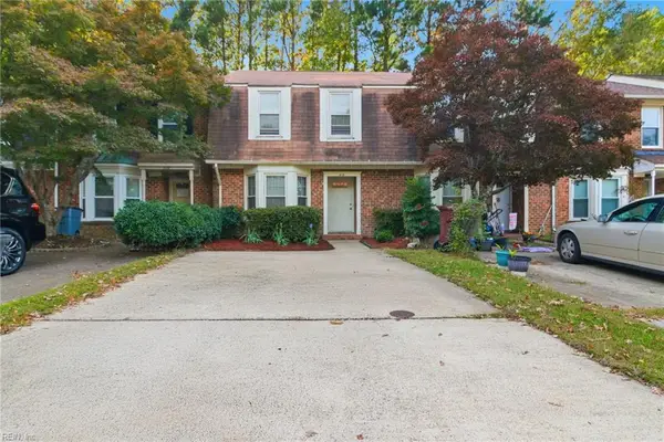 418 Middle Oaks Drive, Chesapeake, VA 23322