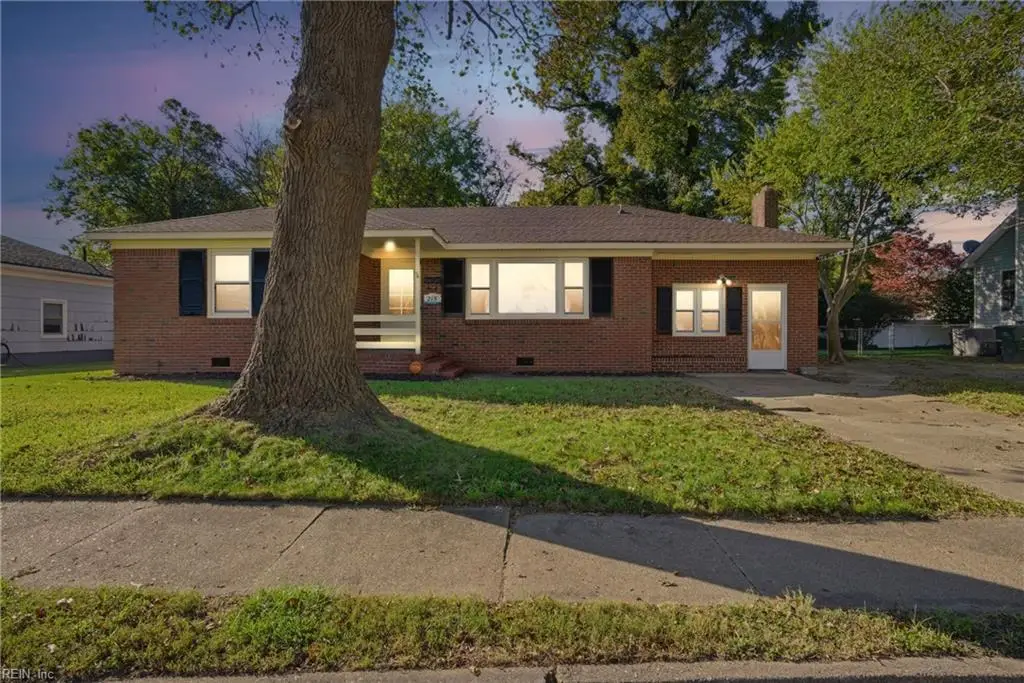 215 E Evans Street, Norfolk, VA 23503 - #1