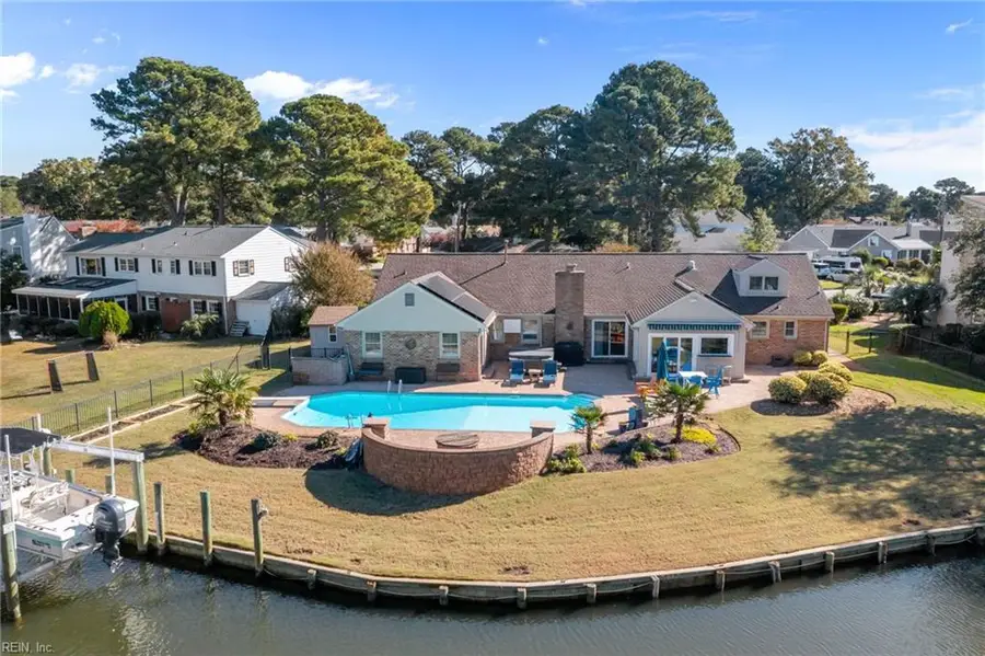 2129 W Kendall Circle, Virginia Beach, VA 23451 - Image #2