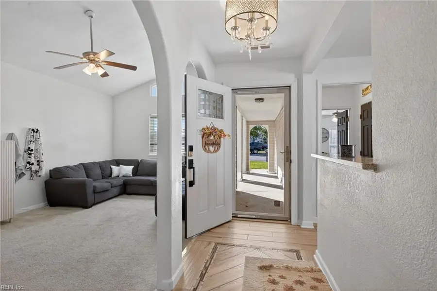 977 Barrington Court, Virginia Beach, VA 23452 - Image #2