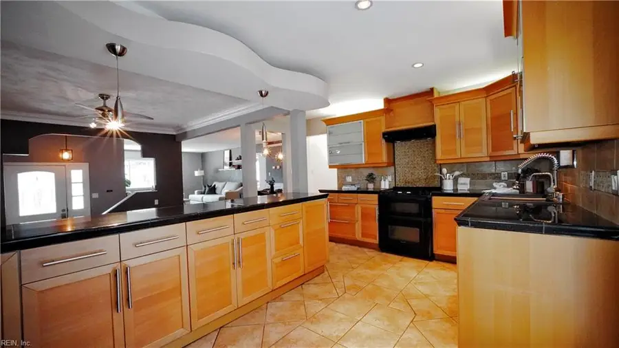 469 Greencastle Lane, Virginia Beach, VA 23452 - Image #3