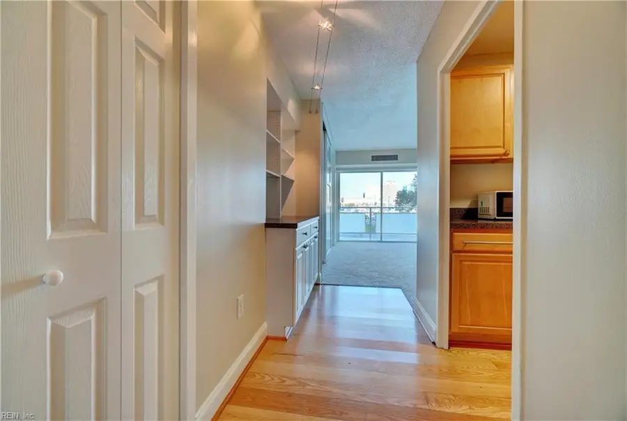 One Crawford Parkway #203, Portsmouth, VA 23704 - Image #2