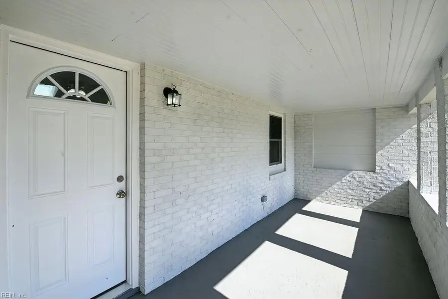 7 Lighthouse Drive, Hampton, VA 23664 - Image #2