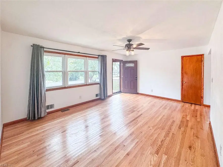 4816 Lonewillow Lane, Virginia Beach, VA 23455 - Image #2