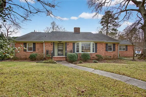 323 Sherwood Drive, Suffolk, VA 23434