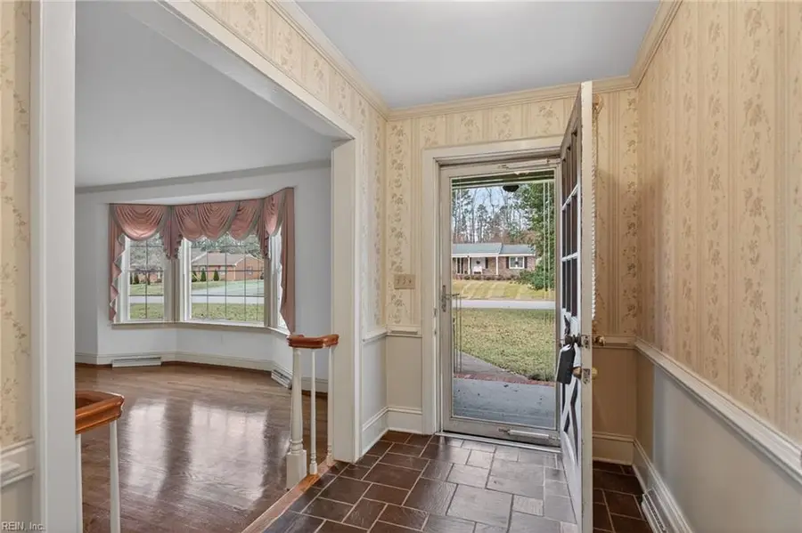 323 Sherwood Drive, Suffolk, VA 23434 - Image #3