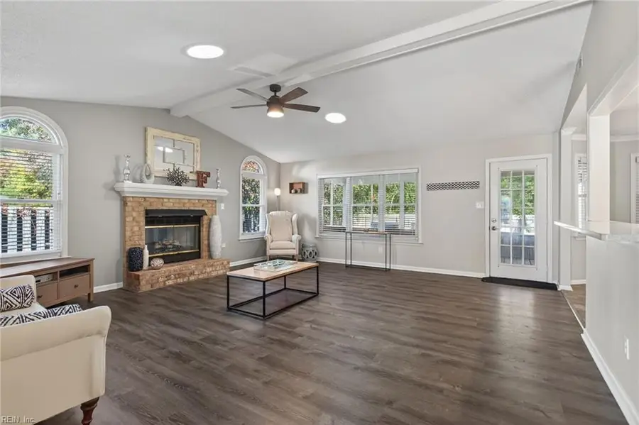 862 Park Place Drive, Virginia Beach, VA 23451 - Image #2