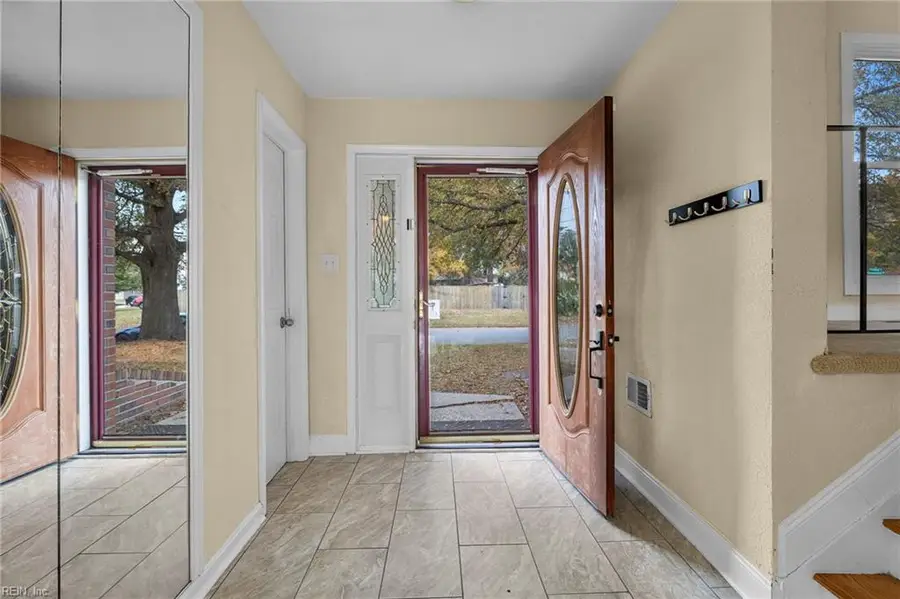 4881 Honeygrove Road, Virginia Beach, VA 23455 - Image #2