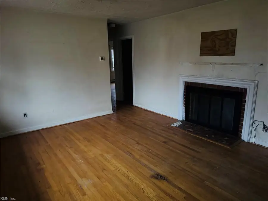 377 Whealton Road, Hampton, VA 23666 - Image #2