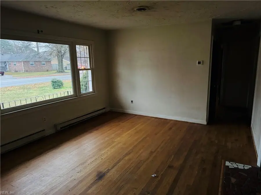 377 Whealton Road, Hampton, VA 23666 - Image #3