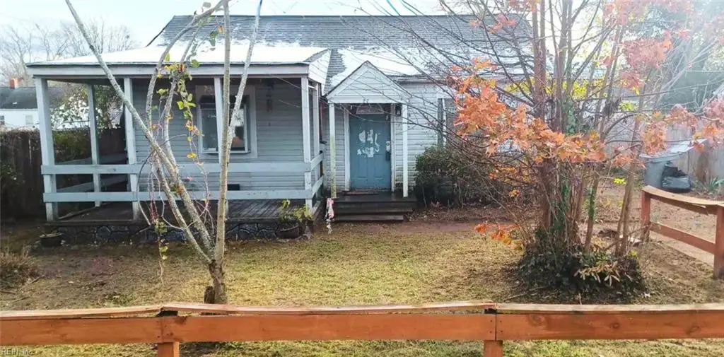 27 Crestwood Circle, Hampton, VA 23669 - Image #1