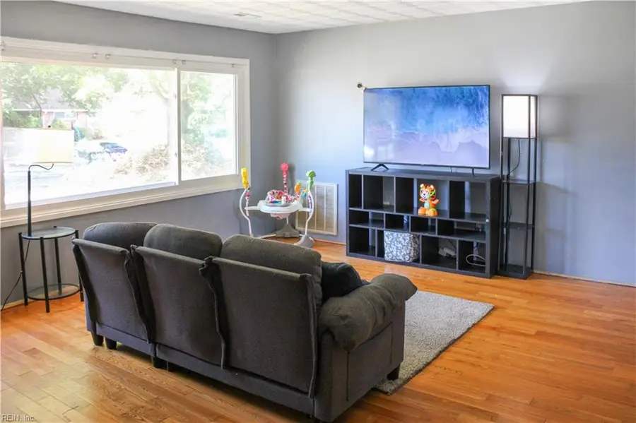 1817 Hartford Drive, Norfolk, VA 23518 - Image #2