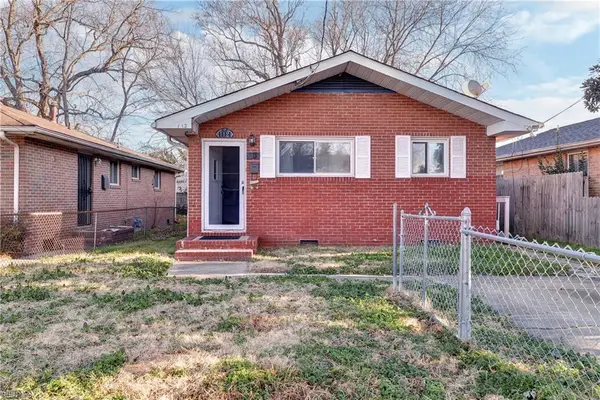 112 W Kelly Avenue, Hampton, VA 23663