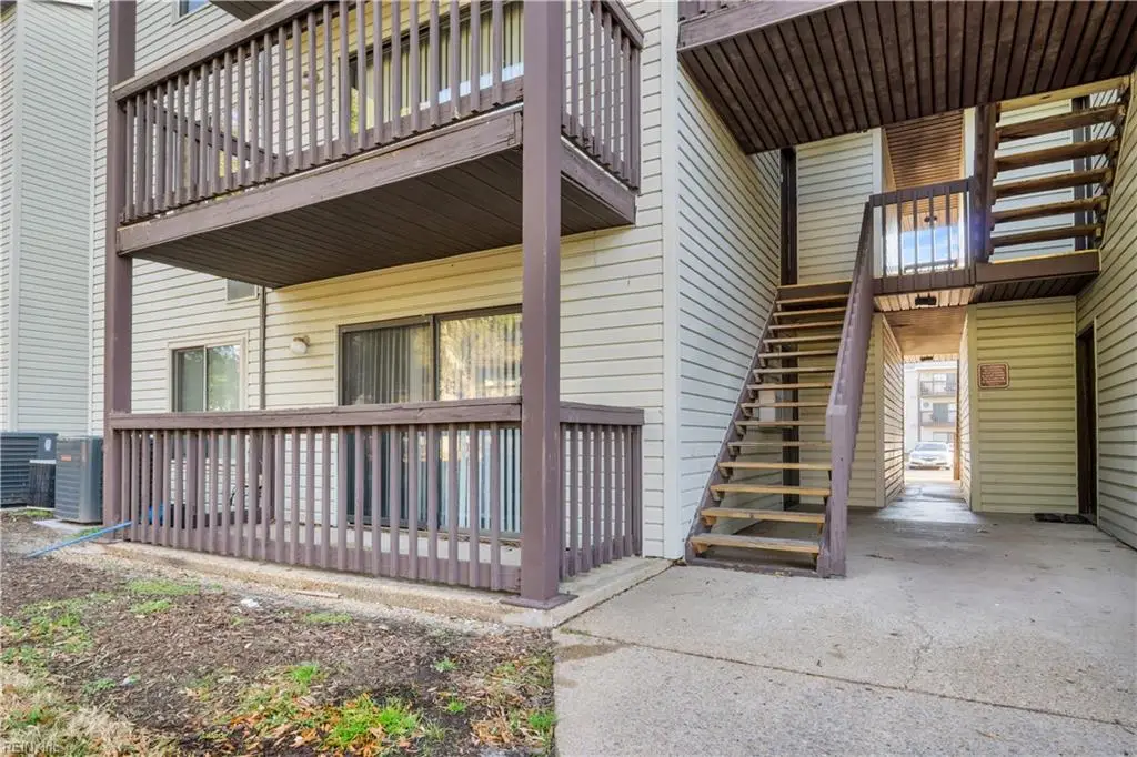 129 Haverford Court, Hampton, VA 23666 - Image #1