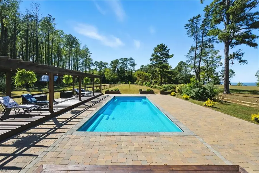 522 Felton Road, Deltaville, VA 23043 - Image #2