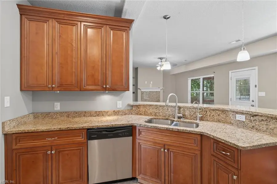 928 Scenic Boulevard, Chesapeake, VA 23322 - Image #3