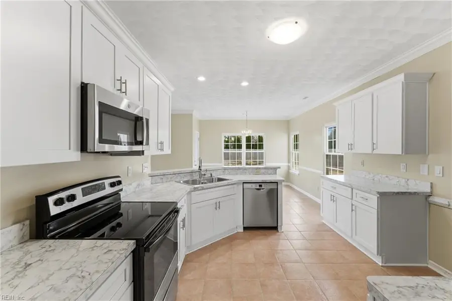 733 Villa Drive, Chesapeake, VA 23322 - Image #3