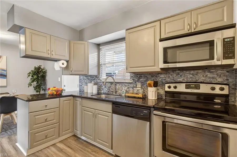 4736 Hollis Road #4736, Virginia Beach, VA 23455 - Image #3