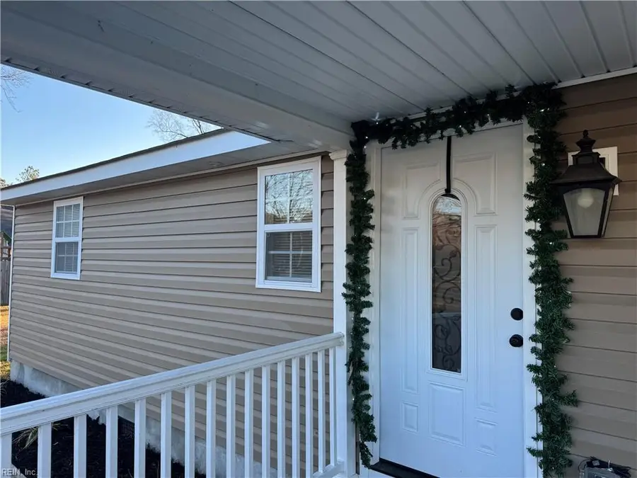 425 Waters Road, Chesapeake, VA 23322 - Image #3