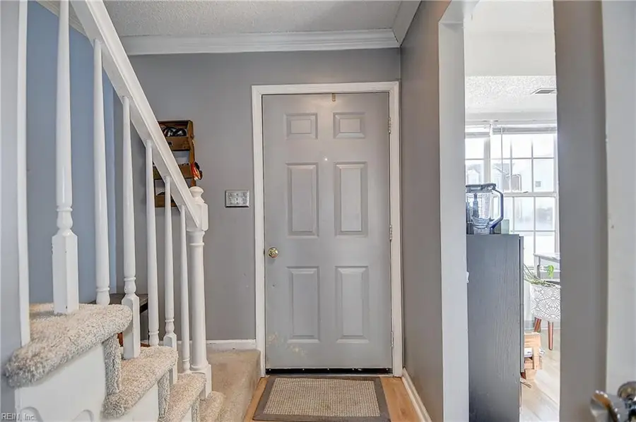 823 Spence Cir, Virginia Beach, VA 23462 - Image #2