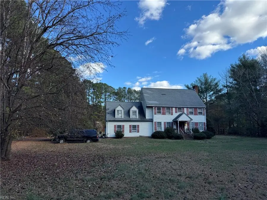 705 Pleasant Ridge Ct, Chesapeake, VA 23322 - Image #2