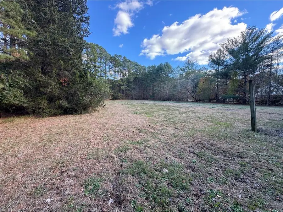 705 Pleasant Ridge Ct, Chesapeake, VA 23322 - Image #3