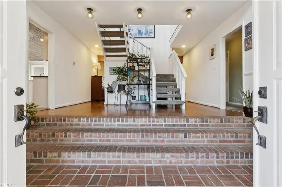 2210 Wolfsnare Road, Virginia Beach, VA 23454 - Image #3