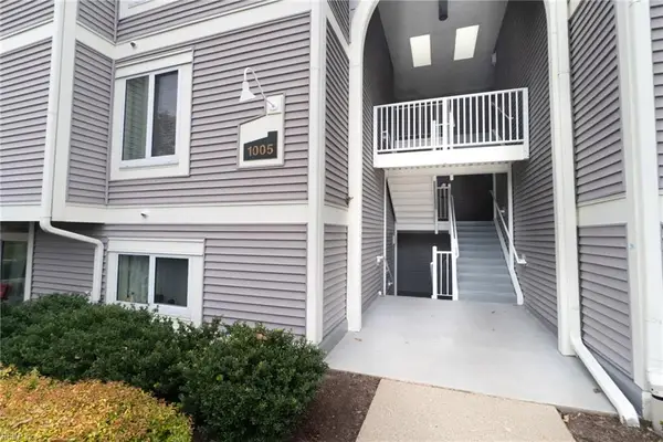 1005 Autumn Woods Lane #105, Virginia Beach, VA 23454