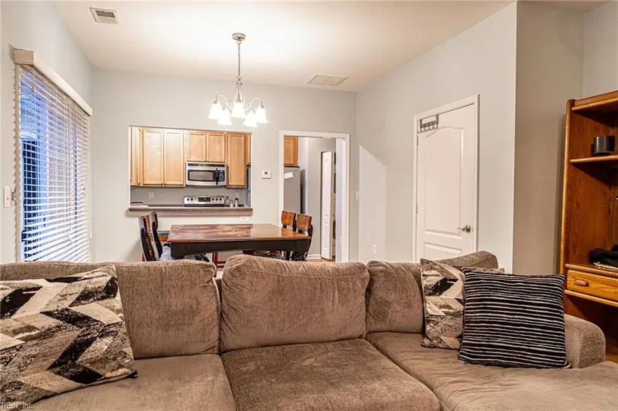 1462 Titchfield Drive, Chesapeake, VA 23320 - Image #3