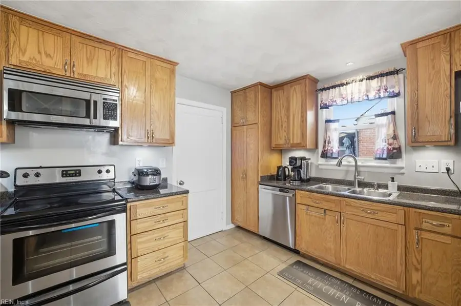 512 W Little Creek Road, Norfolk, VA 23505 - Image #2