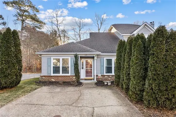 120 Gnarled Oak Lane, Yorktown, VA 23692