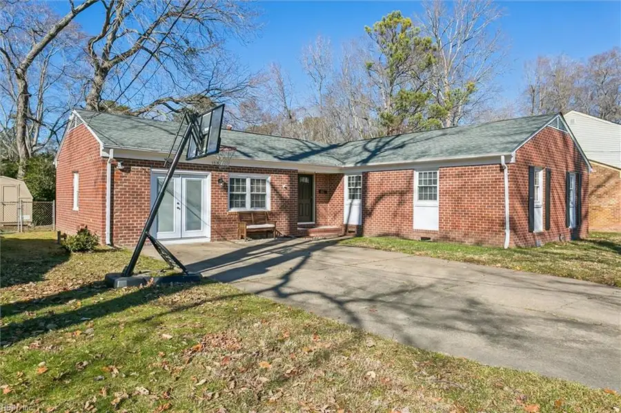 153 Beechmont Drive, Newport News, VA 23608 - #3
