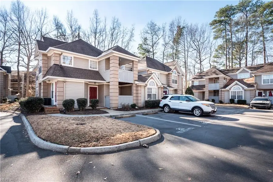 327 Gainsborough Square, Chesapeake, VA 23320 - Image #2