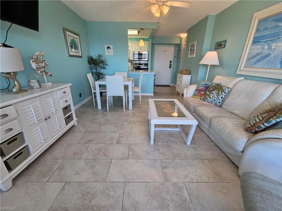 303 Atlantic Avenue #804, Virginia Beach, VA 23451 - Image #2