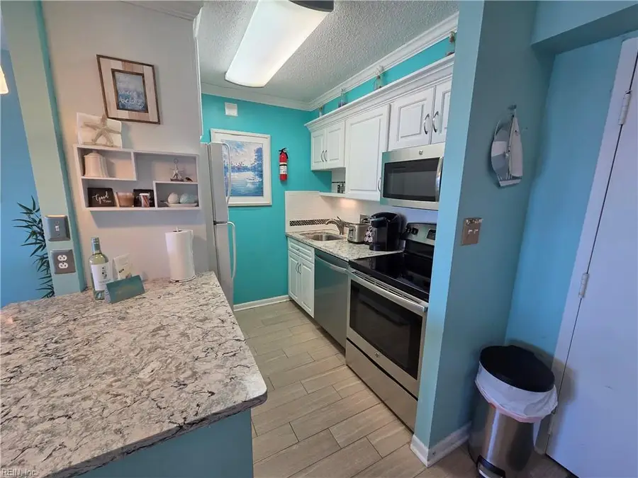 303 Atlantic Avenue #804, Virginia Beach, VA 23451 - Image #3