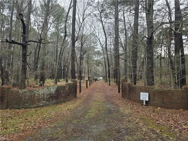 5533 Willow Lake Road, Chesapeake, VA 23321