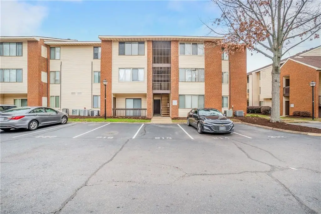 220 Pacific Drive #2, Hampton, VA 23666 - Image #1