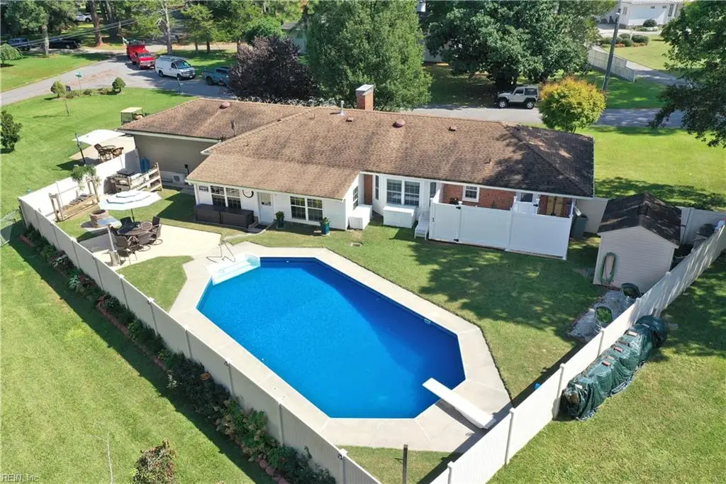 2725 Sterling Point Dr, Portsmouth, VA 23703 - Image #1