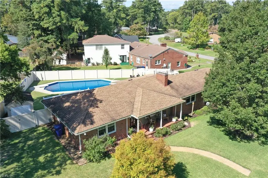 2725 Sterling Point Dr, Portsmouth, VA 23703 - Image #2