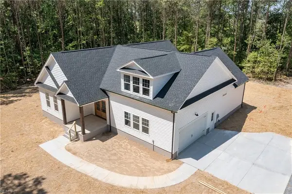 19 Grove Avenue, Suffolk, VA 23434