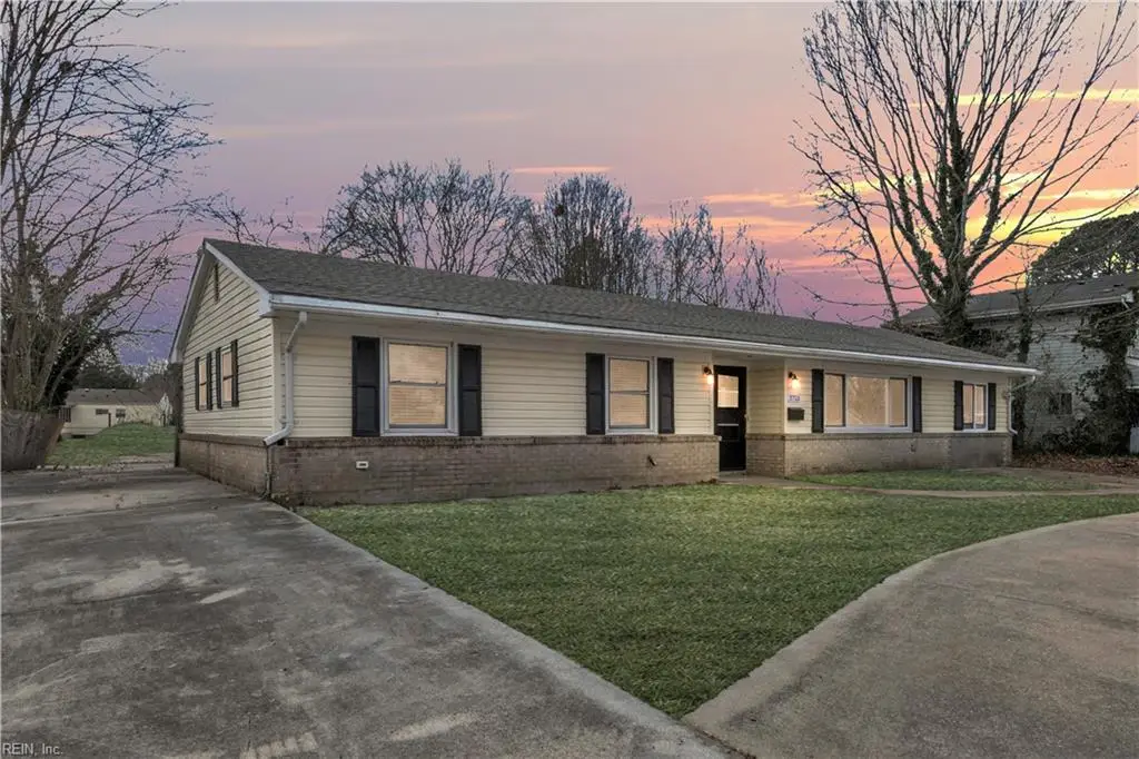 3753 S Plaza Trail, Virginia Beach, VA 23452 - Image #1