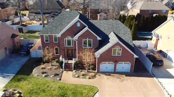 810 Brookside Arch, Chesapeake, VA 23322