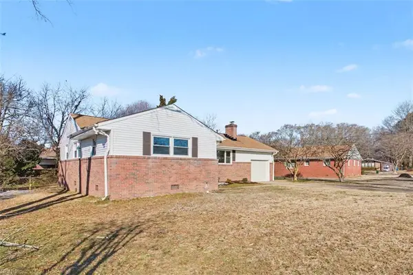 6 Barron Drive, Newport News, VA 23608