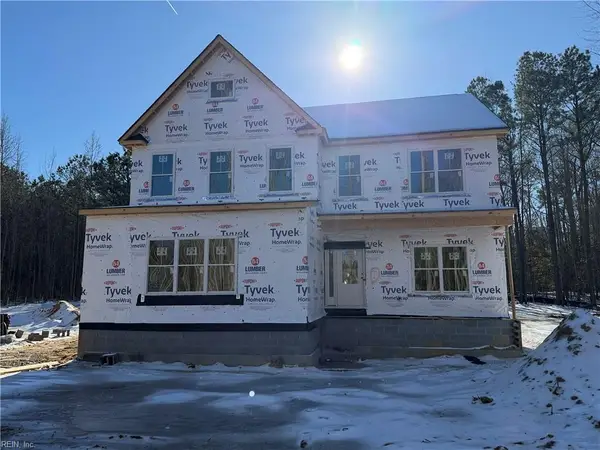 27 East West Parkway, Gloucester, VA 23061