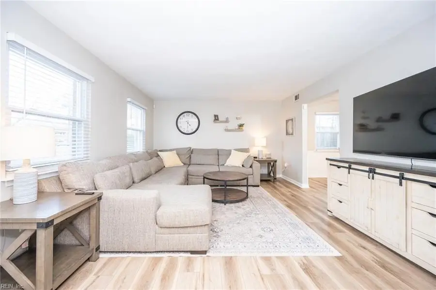 548 Woodlake Road, Virginia Beach, VA 23452 - Image #3